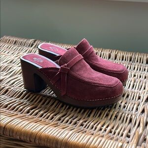 American Eagle Outfitters Burgundy Clogs Mules 7